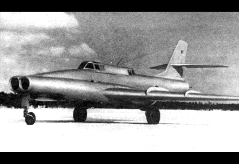 Image of the Ilyushin IL-40 (Brawny)