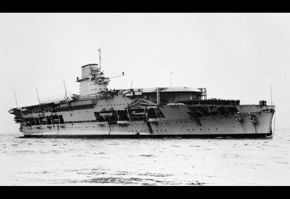 Image of the HMS Courageous (50)